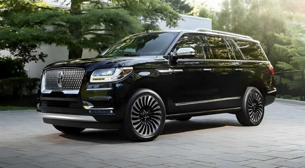rent-a-2023-Lincoln-Navigator